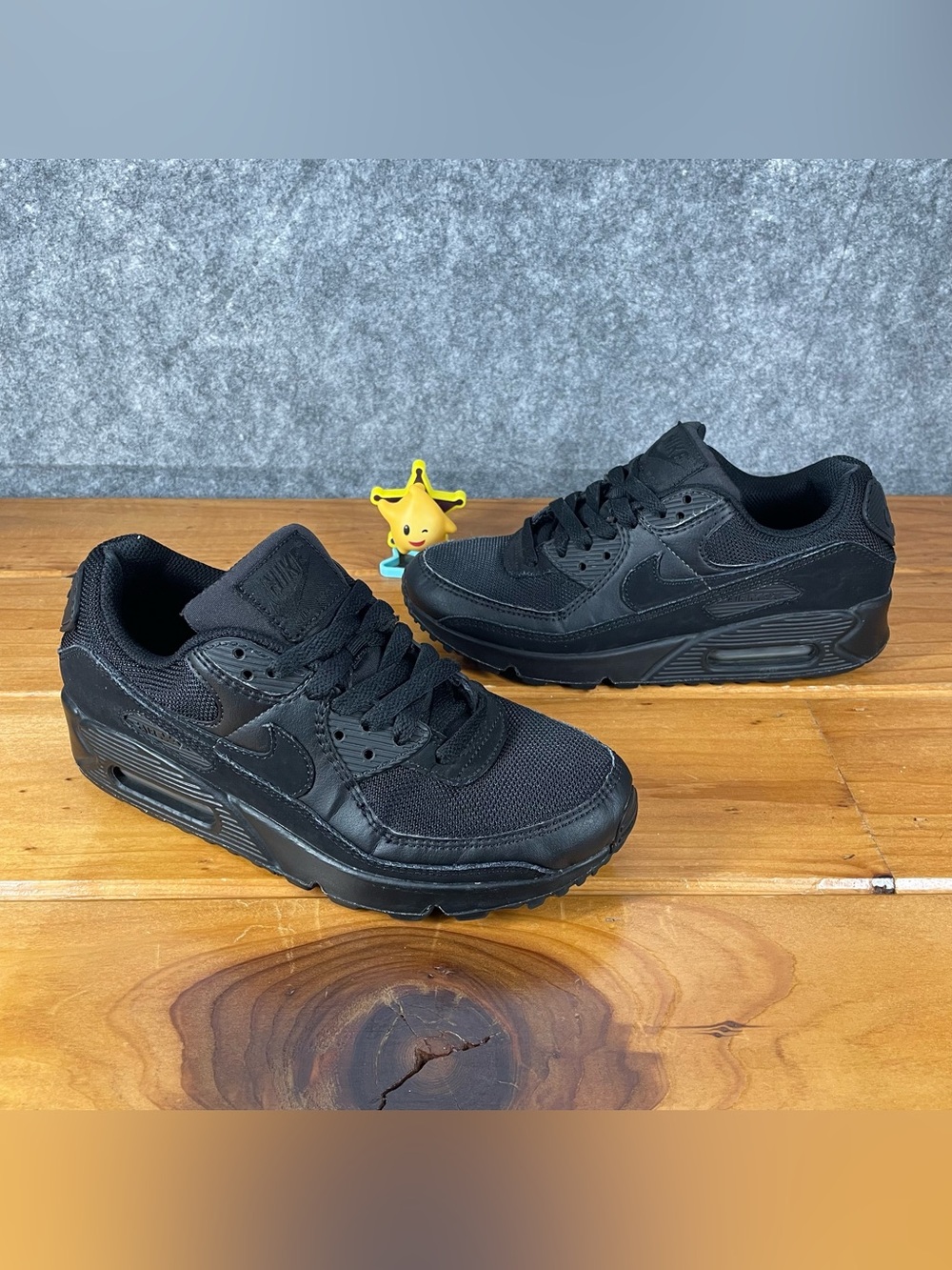 Nike Air Max 90 Womens Size 7.5 Triple Black Running Shoes CQ2560-002 Sneakers